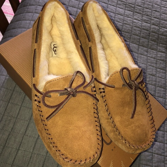 UGG Slippers - Picture 2 of 3